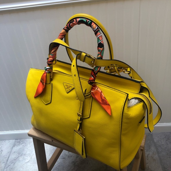 PRADA VITELLO Grain Leather Hand Bag Purse Satchel - Picture 2 of 8